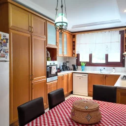 Sarıyer Zekeriyaköy'de Prestijli Sitede 4+1 Satılık Daire