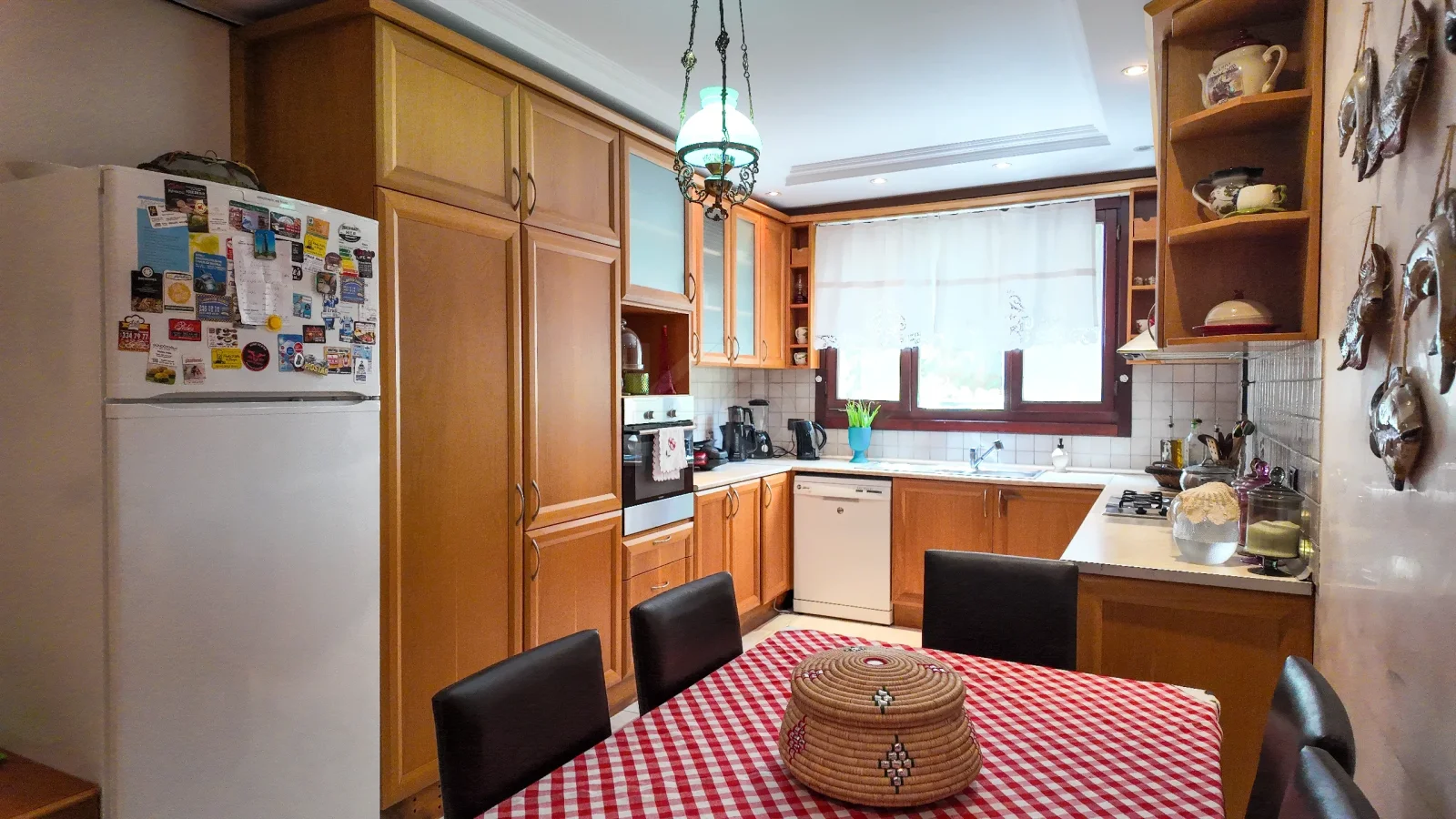 Sarıyer Zekeriyaköy'de Prestijli Sitede 4+1 Satılık Daire