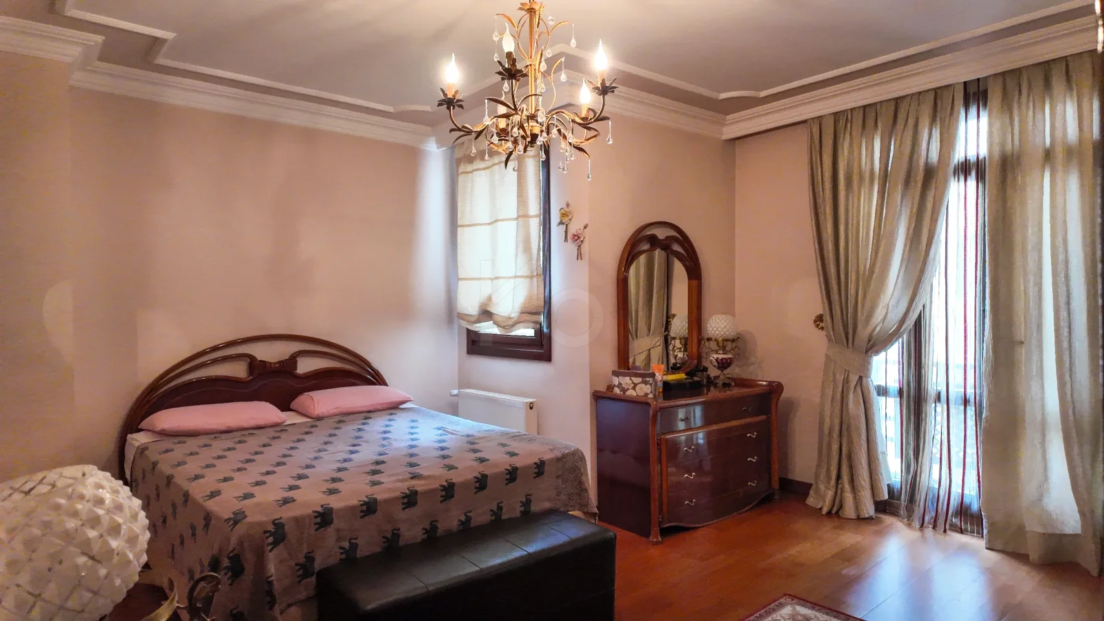 Sarıyer Zekeriyaköy'de Prestijli Sitede 4+1 Satılık Daire