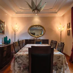 Sarıyer Zekeriyaköy'de Prestijli Sitede 4+1 Satılık Daire