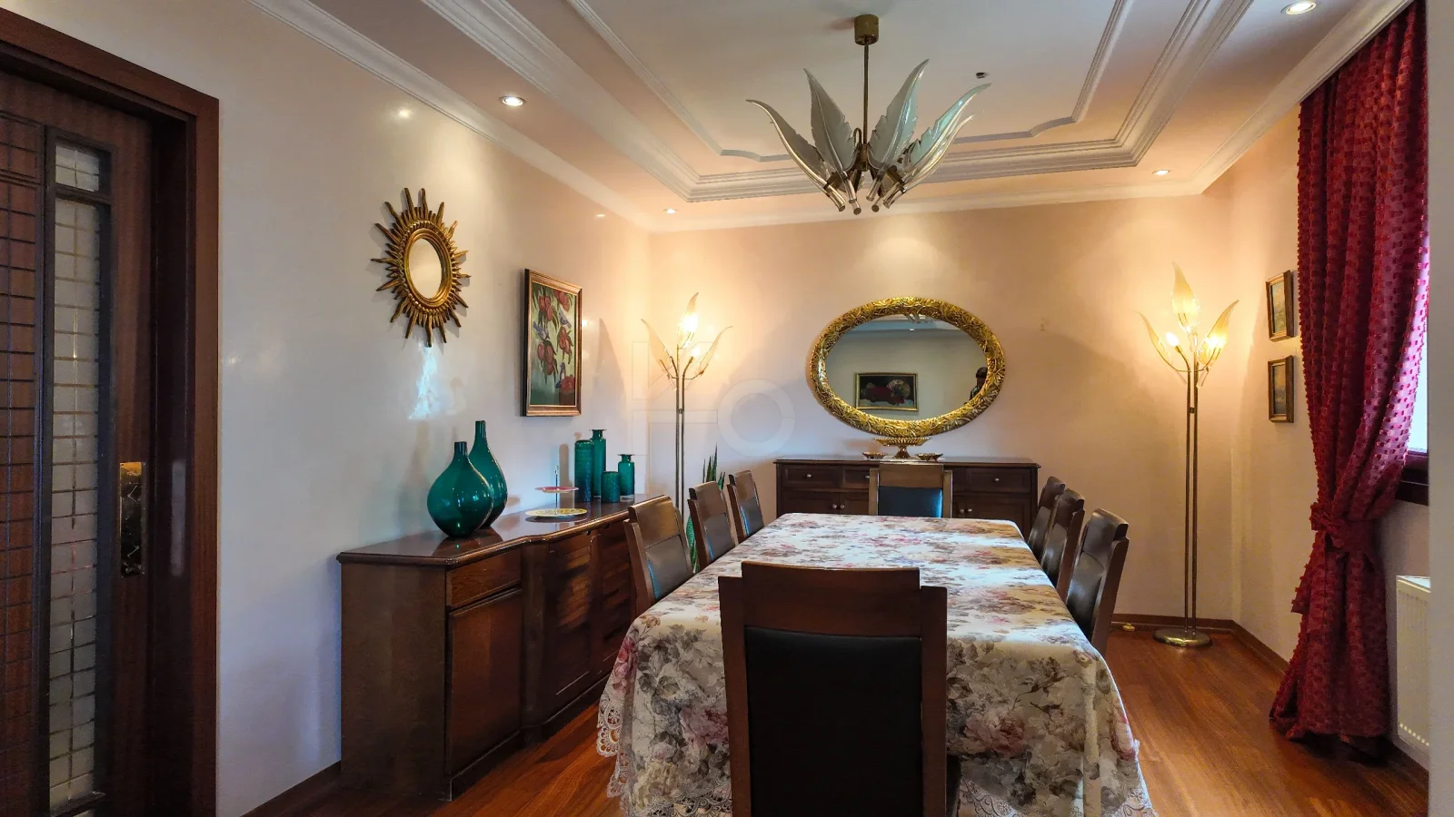 Sarıyer Zekeriyaköy'de Prestijli Sitede 4+1 Satılık Daire