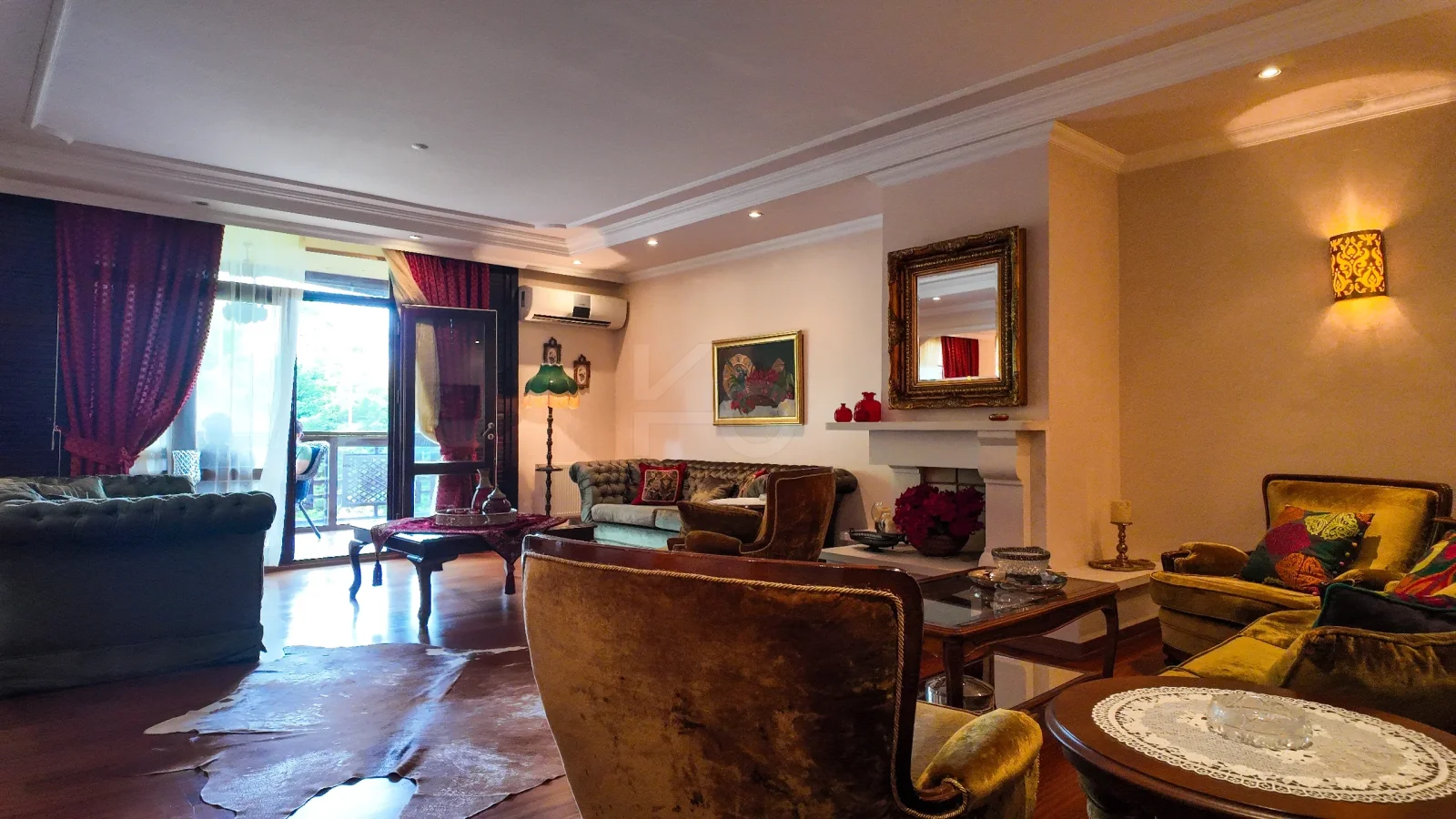 Sarıyer Zekeriyaköy'de Prestijli Sitede 4+1 Satılık Daire