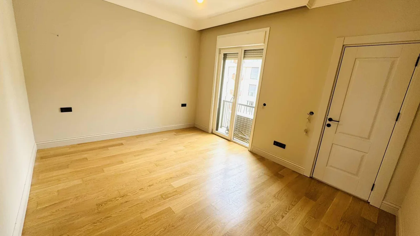 Dalyan Sahil'de Deniz Manzaralı 3+1 Ebeveynli Satılık Daire