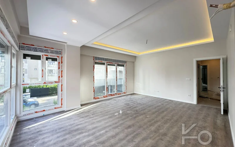 Academy Göztepe Bağdat Caddesi̇ne 10dk 80m2 Net 2 Oda 1 Salon Sifir Bi̇na