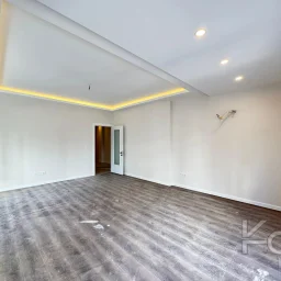 Academy Göztepe Bağdat Caddesi̇ne 10dk 80m2 Net 2 Oda 1 Salon Sifir Bi̇na