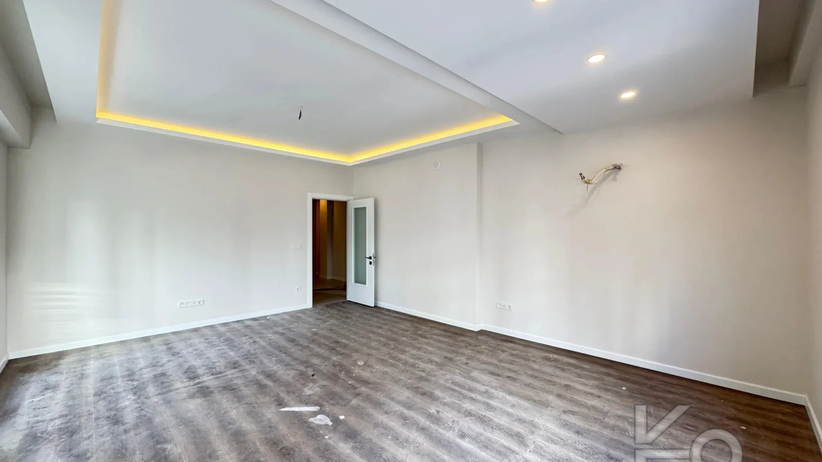 Academy Göztepe Bağdat Caddesi̇ne 10dk 80m2 Net 2 Oda 1 Salon Sifir Bi̇na