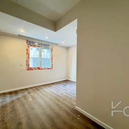 Academy Göztepe Bağdat Caddesi̇ne 10dk 80m2 Net 2 Oda 1 Salon Sifir Bi̇na