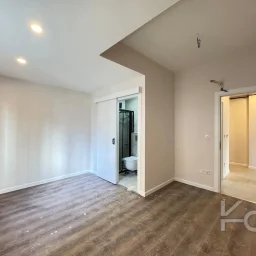 Academy Göztepe Bağdat Caddesi̇ne 10dk 80m2 Net 2 Oda 1 Salon Sifir Bi̇na