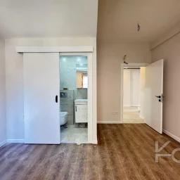 Academy Göztepe Bağdat Caddesi̇ne 10dk 80m2 Net 2 Oda 1 Salon Sifir Bi̇na