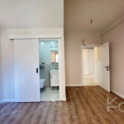 Academy Göztepe Bağdat Caddesi̇ne 10dk 80m2 Net 2 Oda 1 Salon Sifir Bi̇na