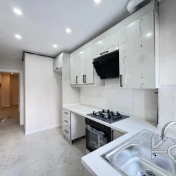 Academy Göztepe Bağdat Caddesi̇ne 10dk 80m2 Net 2 Oda 1 Salon Sifir Bi̇na