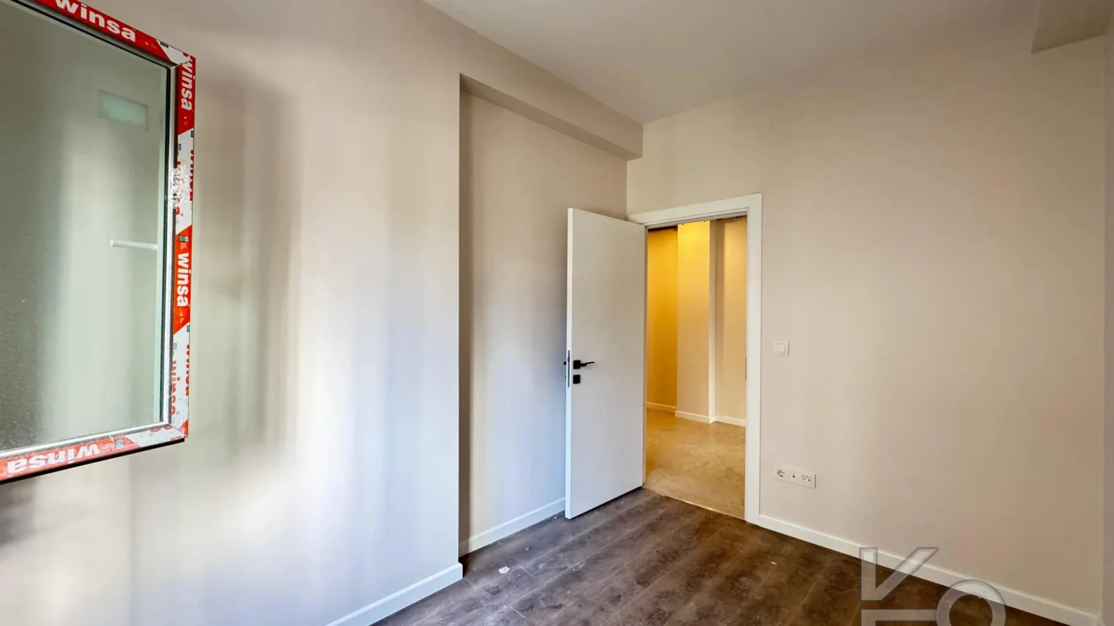 Academy Göztepe Bağdat Caddesi̇ne 10dk 80m2 Net 2 Oda 1 Salon Sifir Bi̇na