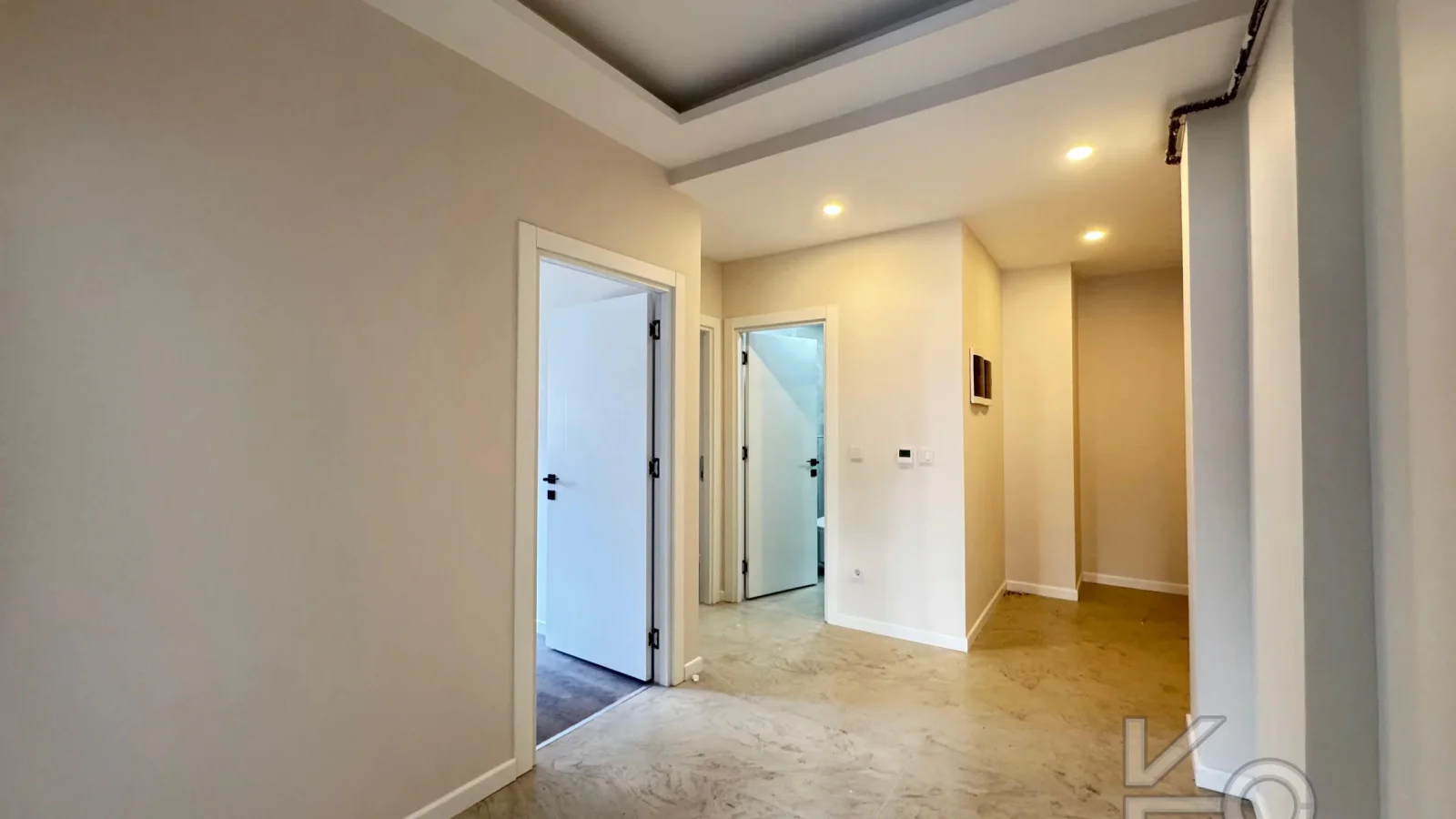 Academy Göztepe Bağdat Caddesi̇ne 10dk 80m2 Net 2 Oda 1 Salon Sifir Bi̇na