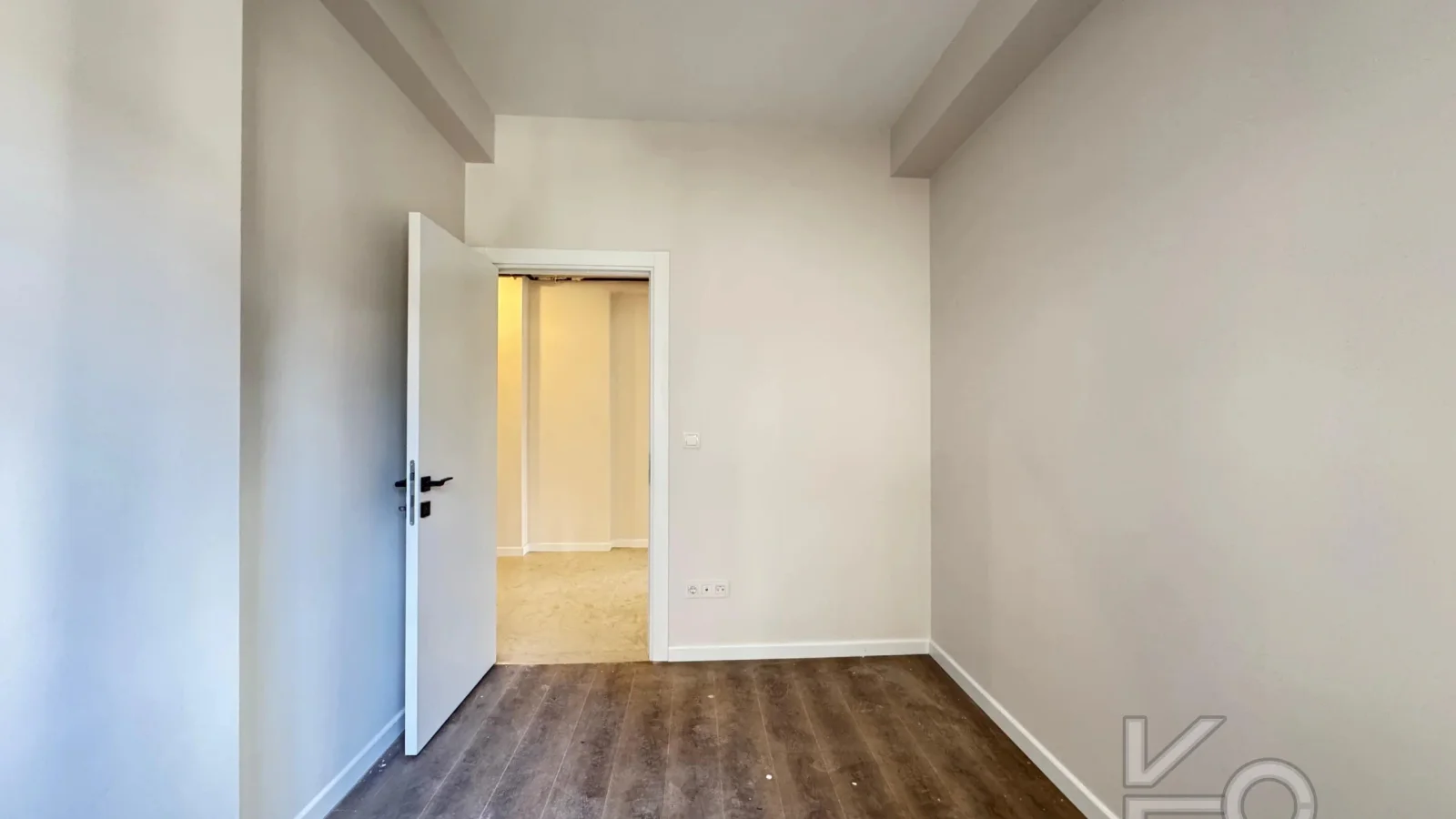 Academy Göztepe Bağdat Caddesi̇ne 10dk 80m2 Net 2 Oda 1 Salon Sifir Bi̇na