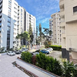 Academy Göztepe Bağdat Caddesi̇ne 10dk 80m2 Net 2 Oda 1 Salon Sifir Bi̇na