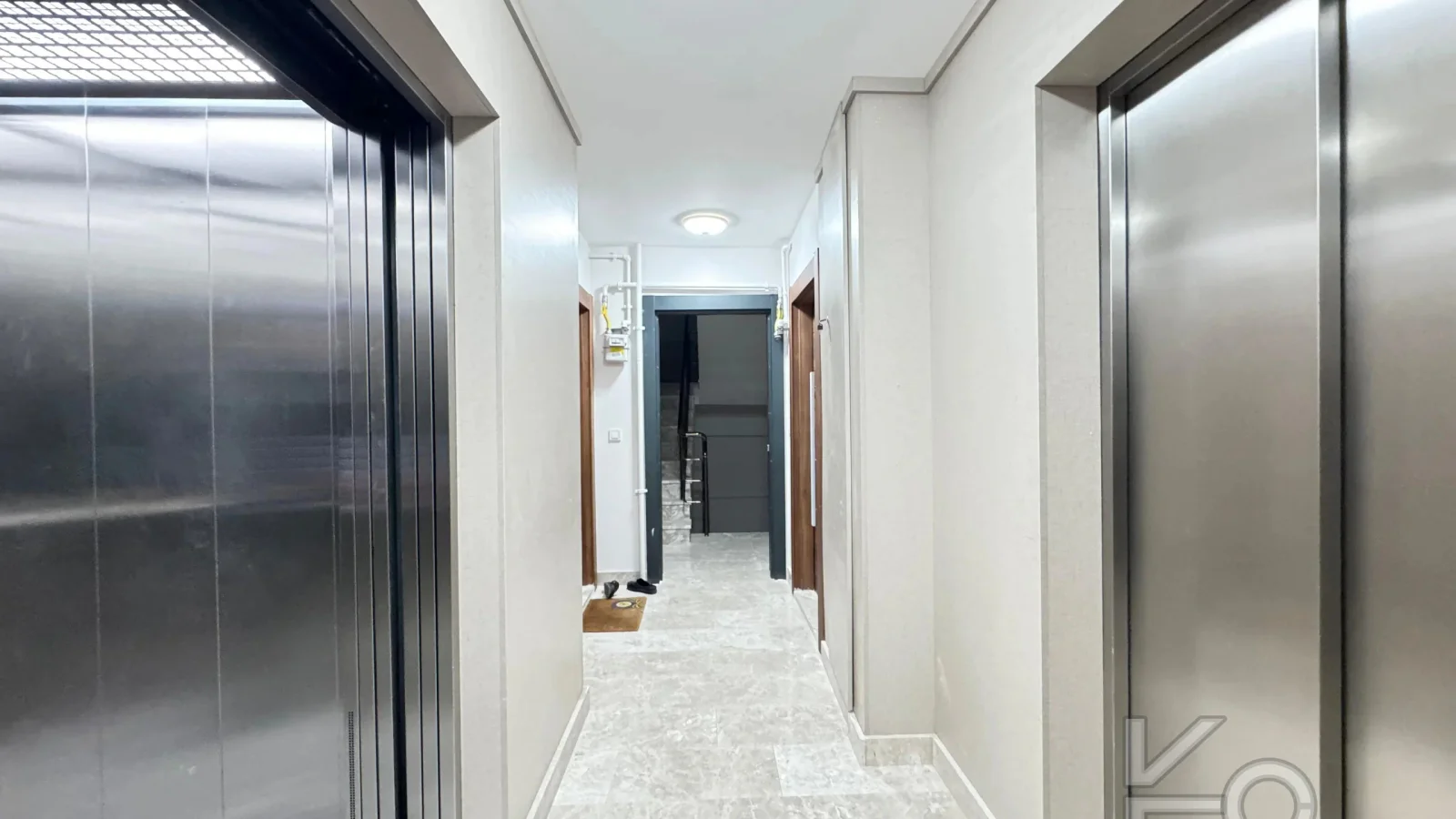 Academy Göztepe Bağdat Caddesi̇ne 10dk 80m2 Net 2 Oda 1 Salon Sifir Bi̇na