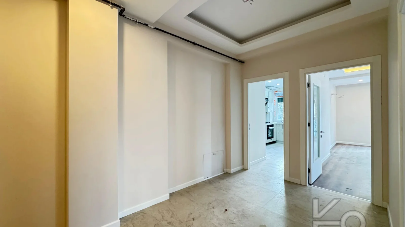 Academy Göztepe Bağdat Caddesi̇ne 10dk 80m2 Net 2 Oda 1 Salon Sifir Bi̇na