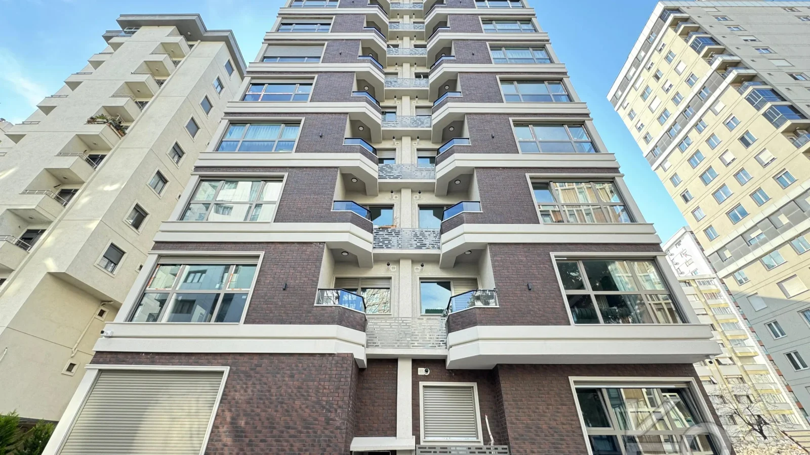Academy Göztepe Bağdat Caddesi̇ne 10dk 80m2 Net 2 Oda 1 Salon Sifir Bi̇na