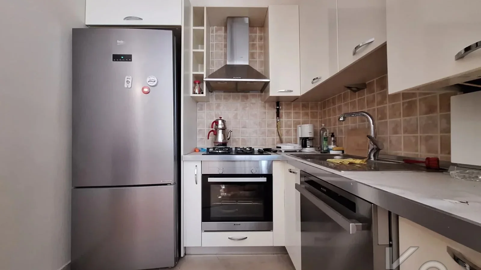 Laci̇vertcadde Göztepe Bağdat Cd.yakini̇ 55m² Net 1+1