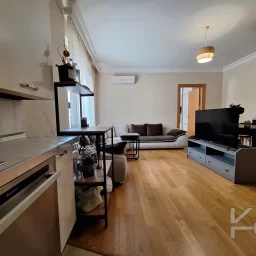 Laci̇vertcadde Göztepe Bağdat Cd.yakini̇ 55m² Net 1+1
