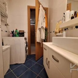 Laci̇vertcadde Göztepe Bağdat Cd.yakini̇ 55m² Net 1+1