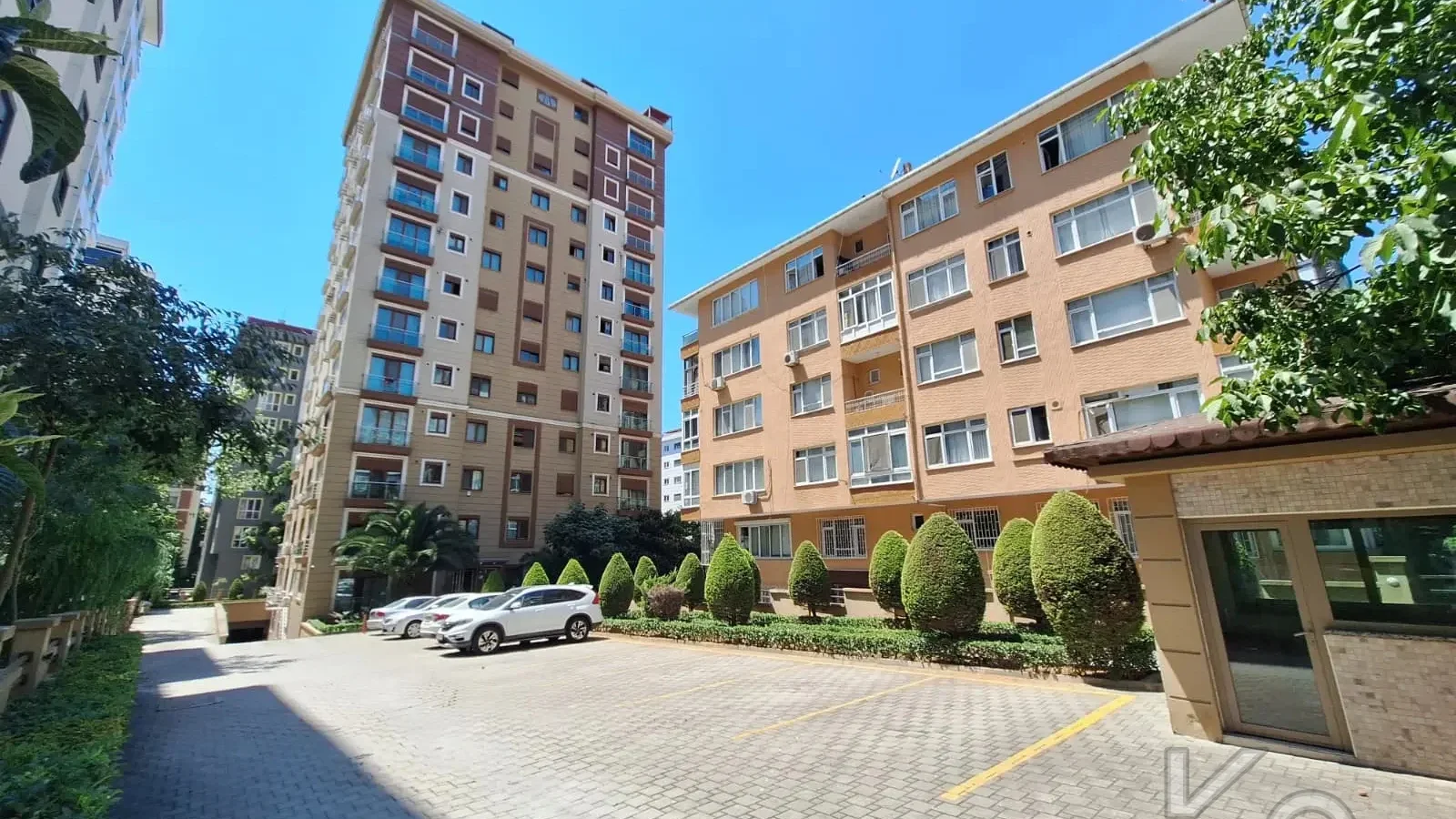 Laci̇vertcadde Göztepe Bağdat Cd.yakini̇ 55m² Net 1+1