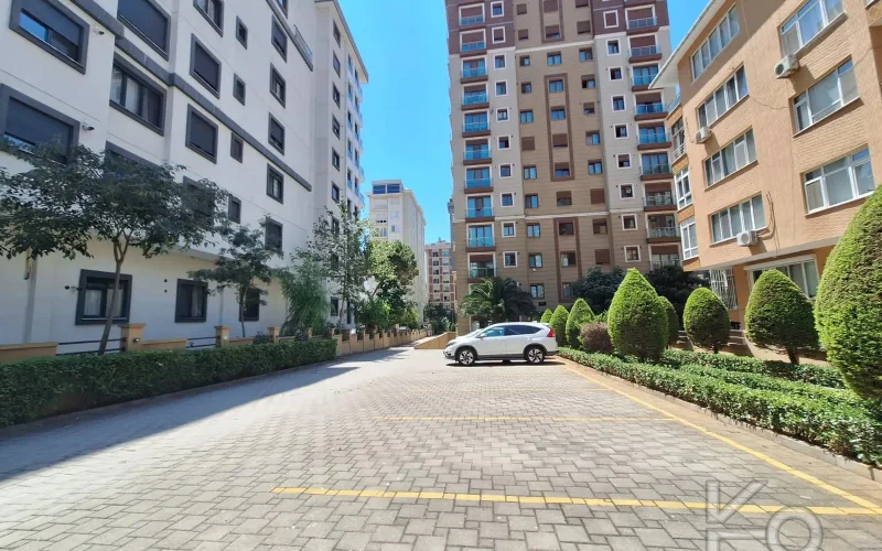 Laci̇vertcadde Göztepe Bağdat Cd.yakini̇ 55m² Net 1+1