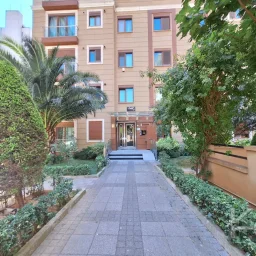 Laci̇vertcadde Göztepe Bağdat Cd.yakini̇ 55m² Net 1+1
