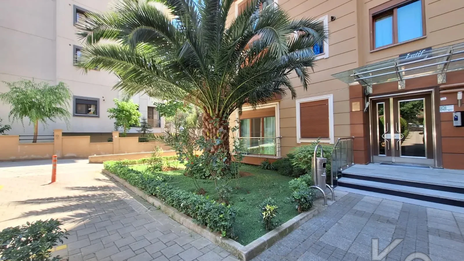 Laci̇vertcadde Göztepe Bağdat Cd.yakini̇ 55m² Net 1+1