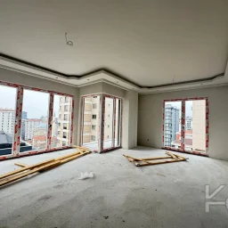 Laci̇vertcadde  Göztepe'de Yasal Ebeveyn'li Balkonlu 115m² 3+1