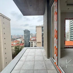 Laci̇vertcadde  Göztepe'de Yasal Ebeveyn'li Balkonlu 115m² 3+1