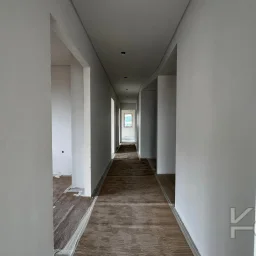 Laci̇vertcadde  Göztepe'de Yasal Ebeveyn'li Balkonlu 115m² 3+1
