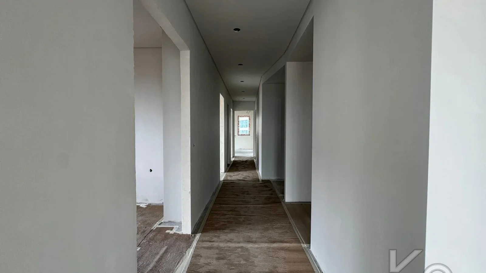 Laci̇vertcadde  Göztepe'de Yasal Ebeveyn'li Balkonlu 115m² 3+1
