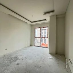 Laci̇vertcadde  Göztepe'de Yasal Ebeveyn'li Balkonlu 115m² 3+1