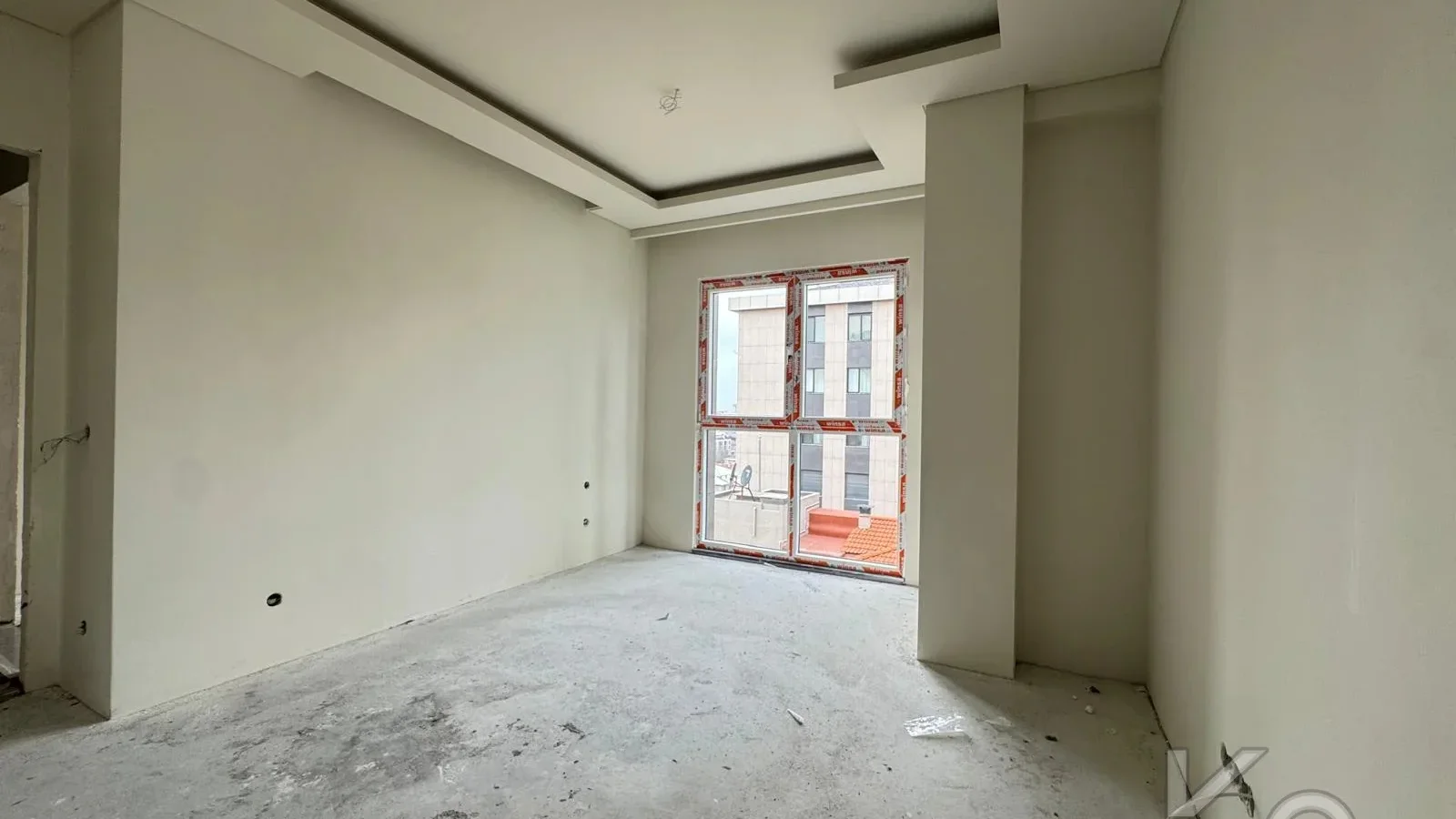 Laci̇vertcadde  Göztepe'de Yasal Ebeveyn'li Balkonlu 115m² 3+1