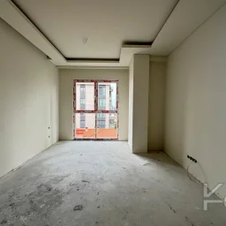 Laci̇vertcadde  Göztepe'de Yasal Ebeveyn'li Balkonlu 115m² 3+1