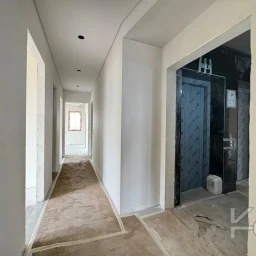 Laci̇vertcadde  Göztepe'de Yasal Ebeveyn'li Balkonlu 115m² 3+1