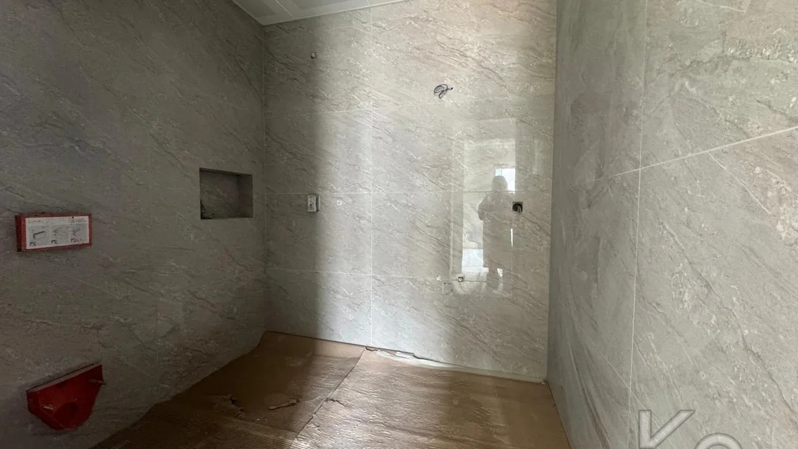 Laci̇vertcadde  Göztepe'de Yasal Ebeveyn'li Balkonlu 115m² 3+1