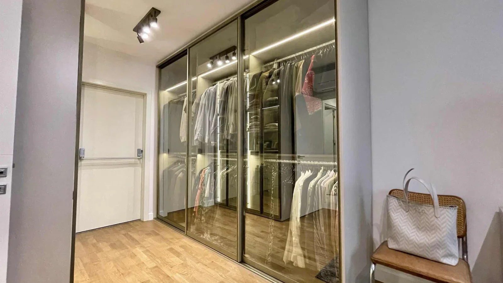 Sağlam'dan Caddebostan Hamam Sokak Katta Tek 116m2 Net Satılık