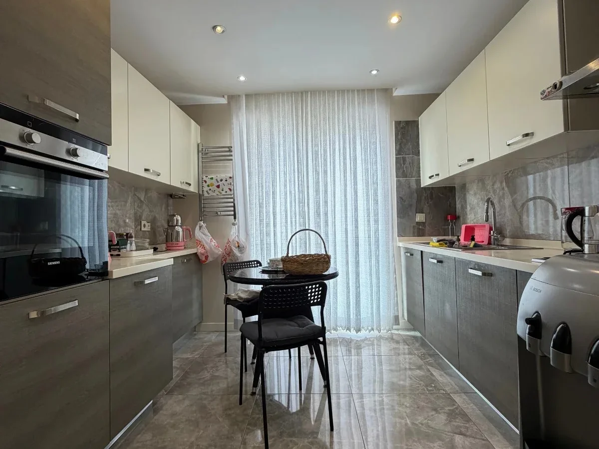 Laci̇vertcadde Caddebostan Bağdat Cd. Paraleli̇ 115 M² Net 3+1