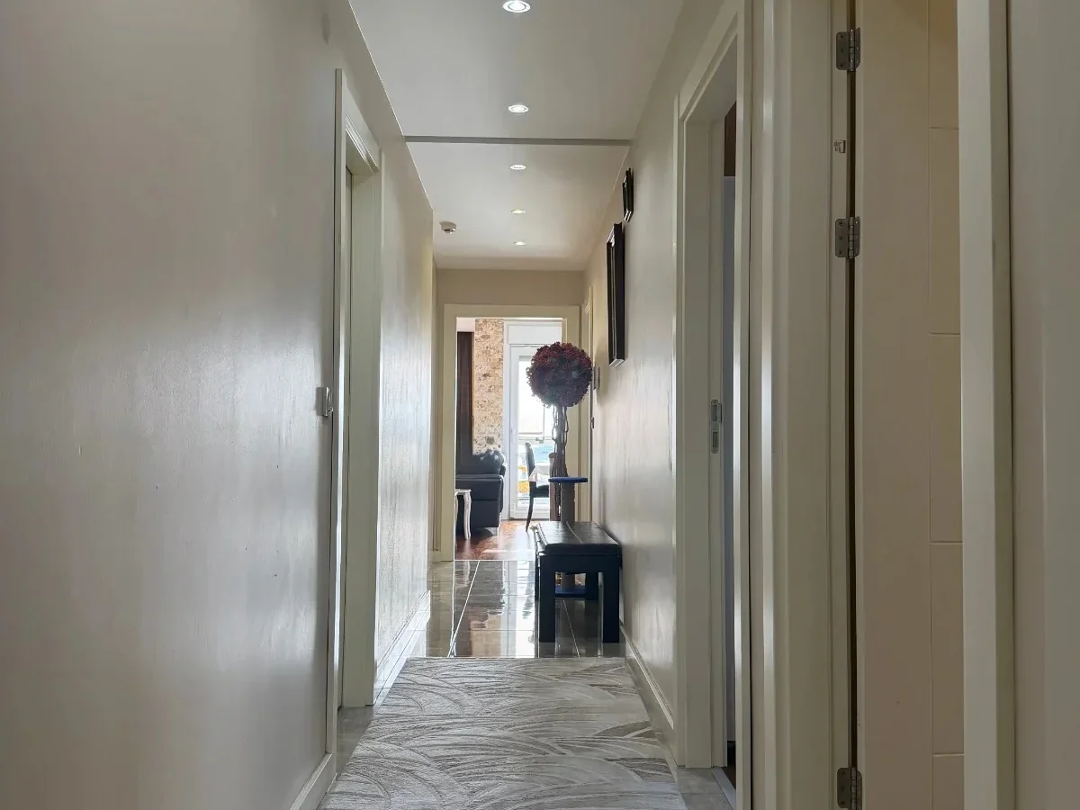 Laci̇vertcadde Caddebostan Bağdat Cd. Paraleli̇ 115 M² Net 3+1