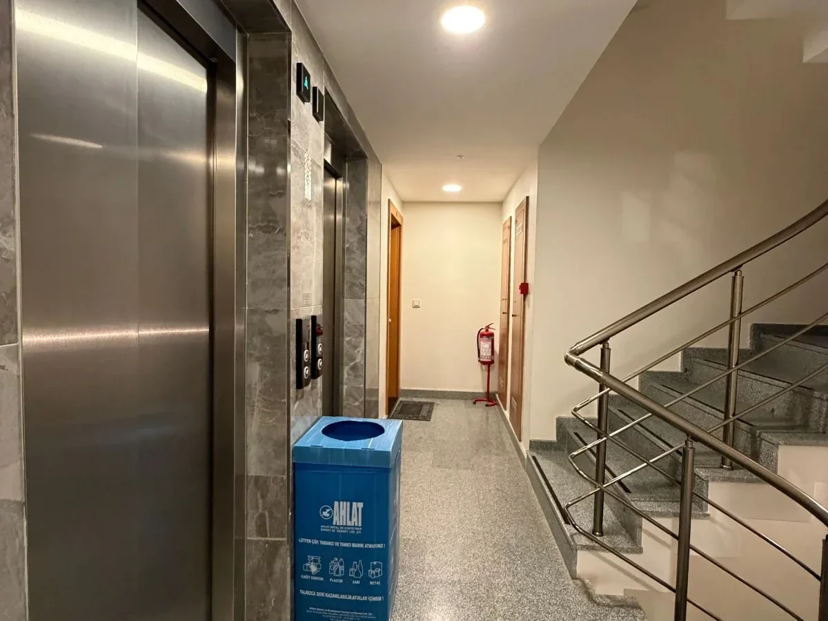 Laci̇vertcadde Caddebostan Bağdat Cd. Paraleli̇ 115 M² Net 3+1