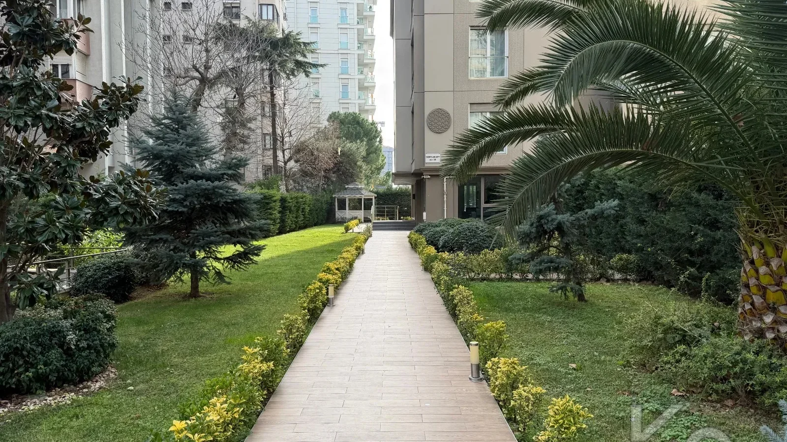 Laci̇vertcadde Caddebostan Bağdat Cd. Paraleli̇ 115 M² Net 3+1