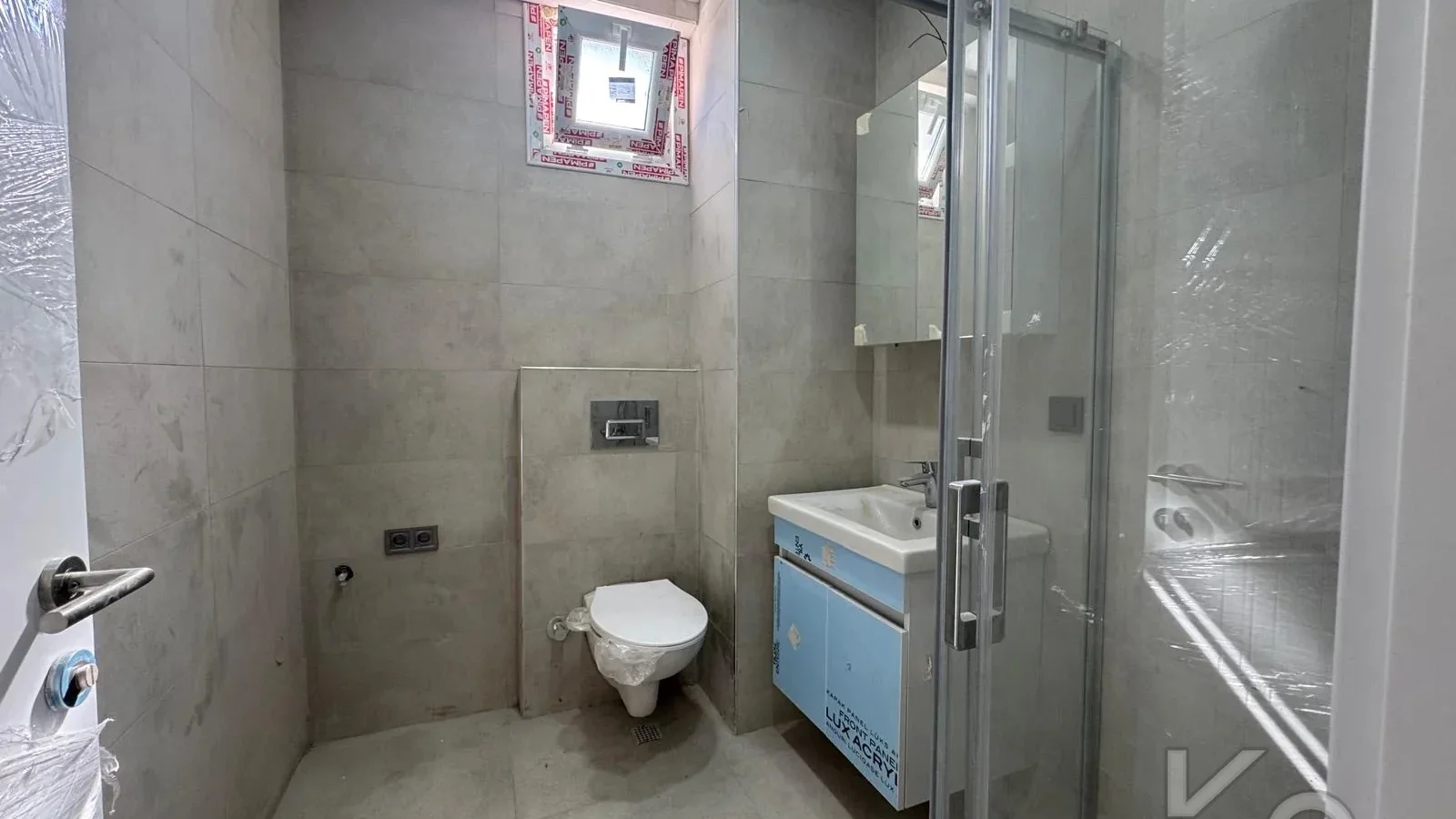 Laci̇vert Cadde Kozyataği Yatirimlik/oturumluk Firsat 52m²net 1+1