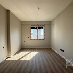 Laci̇vert Cadde Kozyataği Yatirimlik/oturumluk Firsat 52m²net 1+1