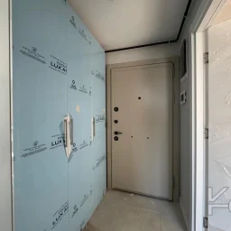Laci̇vert Cadde Kozyataği Yatirimlik/oturumluk Firsat 52m²net 1+1